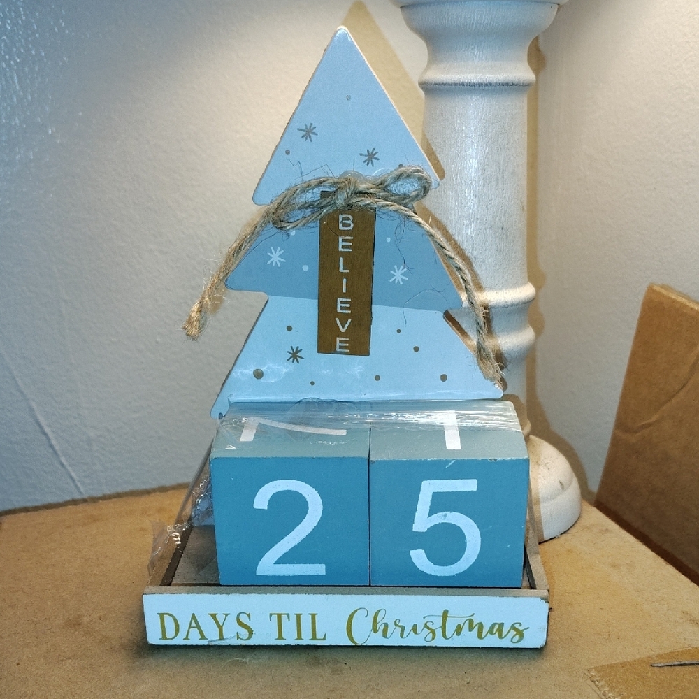 Christmas Countdown Tree with Blocks